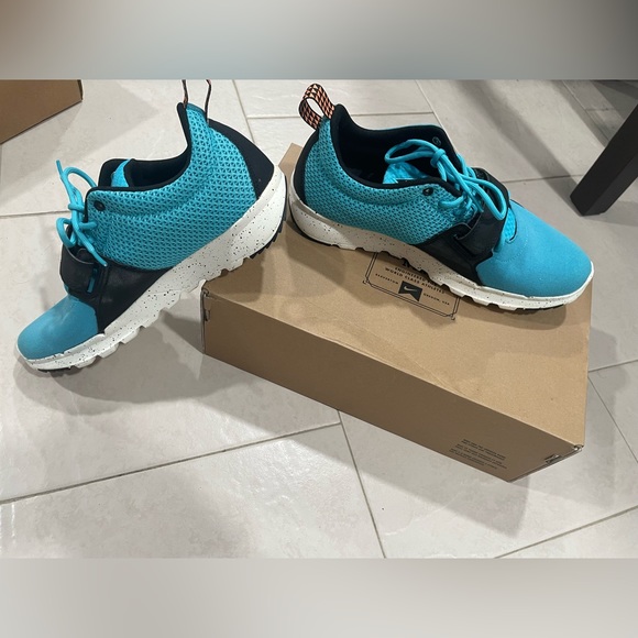 Nike ACG Trainerendor (Gamma Blue/Black/Atomic Pink) SB [616575-406] Mens Sz 8.5 - Picture 4 of 6